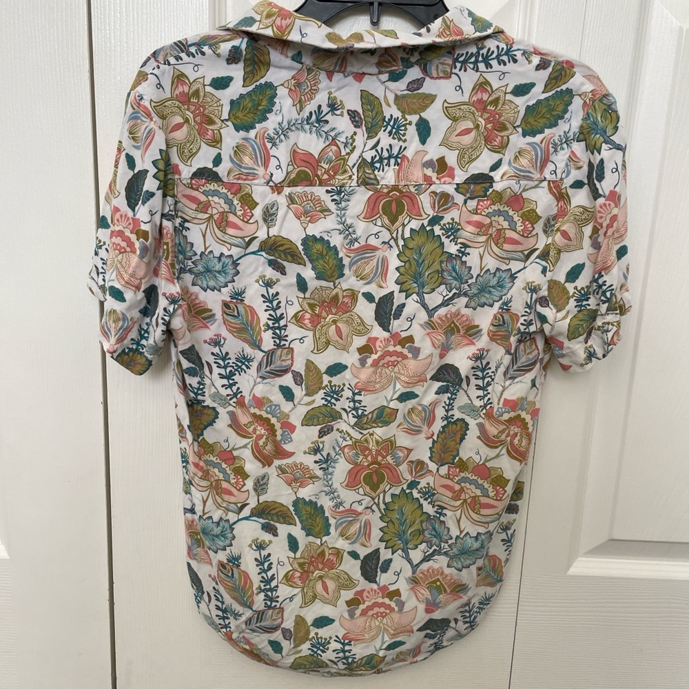 Floral Button up - Picture 2 of 3